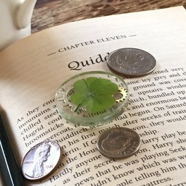 Real Four Leaf Clover Good Luck Pocket Token, Preserved, 1.25” (Small Metal Gear)