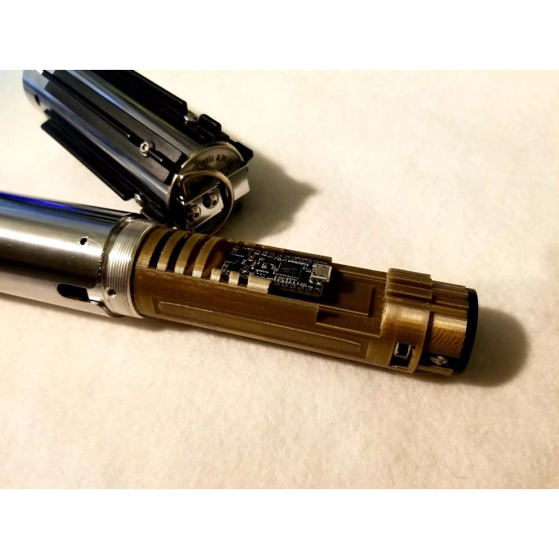 Graflex 2.0 2.5 Chassis Lightsaber soundboard CFX Proffieboard removable battery