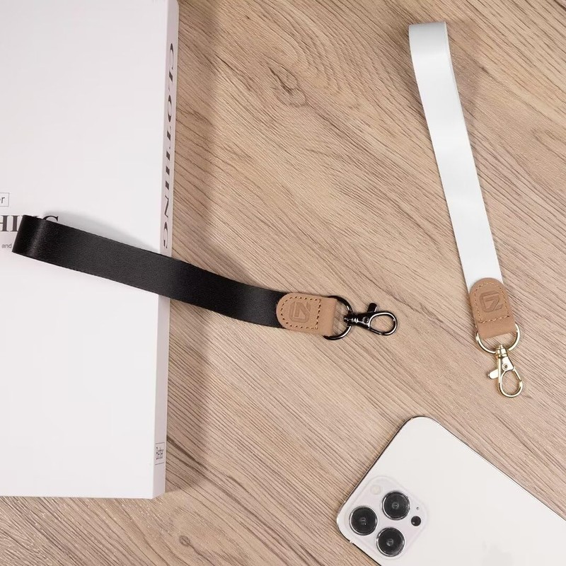 [GADIEMKENSD] Super Cool Wrist Strap, Lightweight Hardware, Genuine Leather Key
