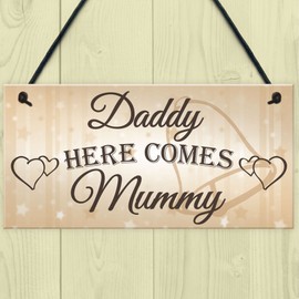 RED OCEAN Daddy Here Comes Mummy Hanging Plaque Cute Page Boy Flower Girl Wedding Day Sign