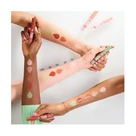 Essence Correct & Conceal Under Eye Brightening Concealer, 10 Light - Verlicht de huid voor een lichte huid.