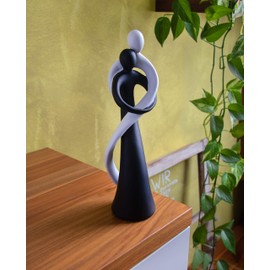 FeinKnick Harmonious Pair in Black and White - Hand-Painted Sculpture Made of Marble 27 cm High - Stylish Statue as a Symbol of Love & Affection - Decorative Figure