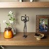 Danya B. Estatua decorativa pequeña de hierro para padres y