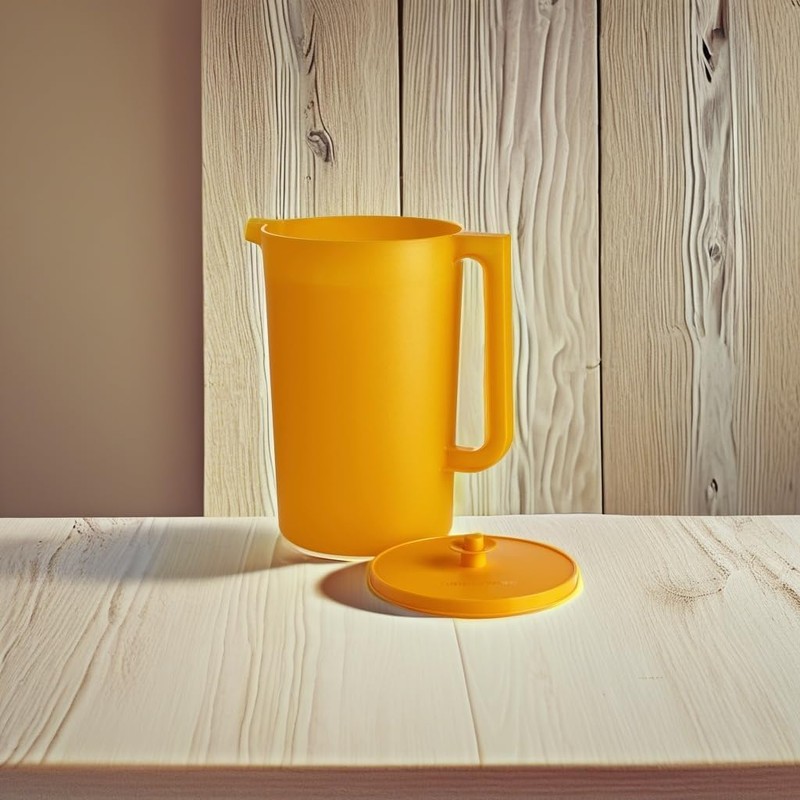 Tupperware Impressions Classic Sheer 1 Gallon Pitcher with Lid in