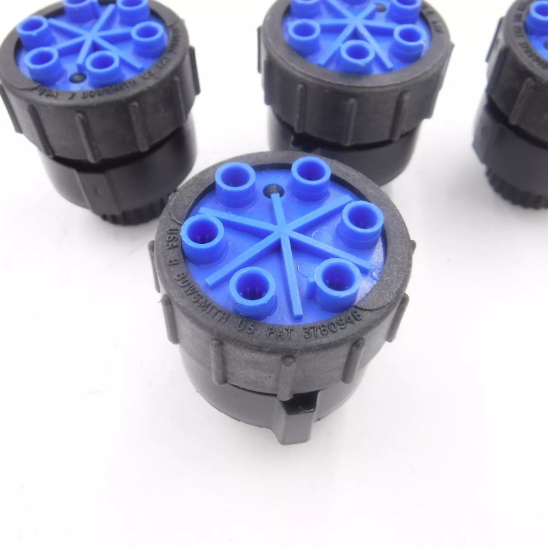 Bowsmith 4 Pack Bowsmith 6 Outlet Barb Emitters 1.0 GPH