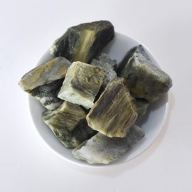 Erliway 1.25-2" Green Rutilated Quartz Raw Crystals, Natural Rough Green Rutilated Quartz Stone, Healing Stones for Fountain Rock, Home Decor Meditation Energy Balancing Wire Wrapping Reiki