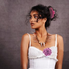 Hair Clip, 4.33 Inch Big Claw Clips for Women and Girls, Non Slip Strong Hold Tortoise Banana Hair Clips for Thick Hair, 4 Colors (Curly-haired women, retro style enthusiasts)