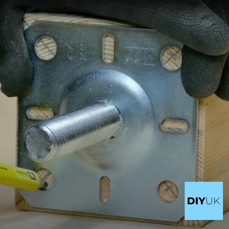 Fence Posts Size: 100mm x 100mm (4" x 4") Pack