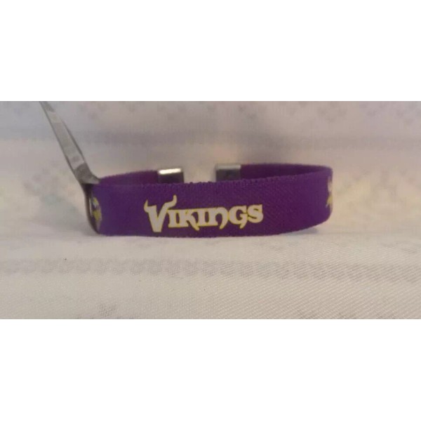 Aminco Minnesota Vikings Team Colored Nylon Fan Bracelet Name and