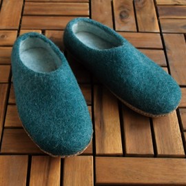 Marushin Slippers S Nepal 0395005400 Warm Room Shoes, Green, Approx. 8.9 - 9.4 inches (22.5 - 24 cm), Handmade Wool Felt