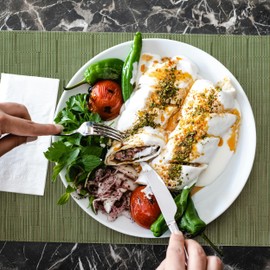 KELIODY Green Table Place Mats Set of 6, Heat Resistant Washable and No-Slip Placemats for Table and Worktop, Outdoor Dinning Mats, Indoor Mats, Party Mats, Festival Mats, 30 * 40cm