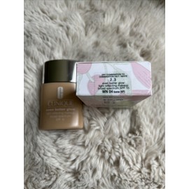 Clinique Even Better Glow Spf 15 Light Reflecting Make Up (WN 04 BONE) 1oz/30ml