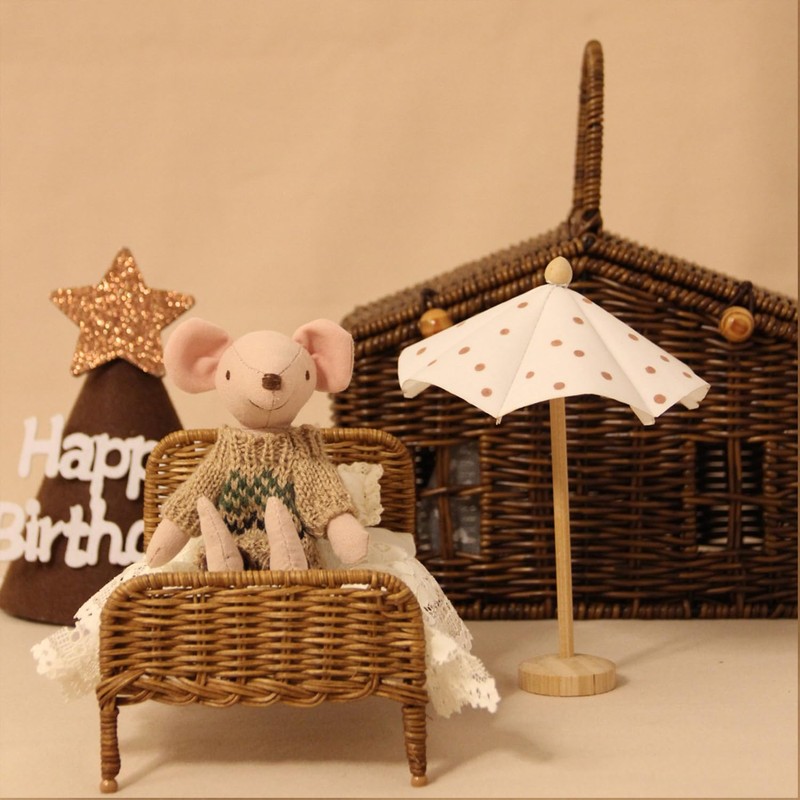 1:12 Miniature Dollhouse Bed,Fairy Tale Pastoral Style Dollhouse Bedroom Furniture,