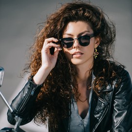 Snake Earrings Gold Snake Dangle Serpent Earrings Vintage Curved Snake Shaped Drop Earrings Hypoallergenic Punk Animal Snake Jewelry for Women (D)