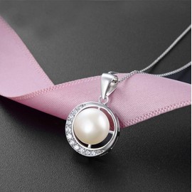 Niece Gifts from Aunt Girls Pearl Necklace Silver Pendant Teen Girls Jewelry for Women Girls Gift for Young Teens Girls