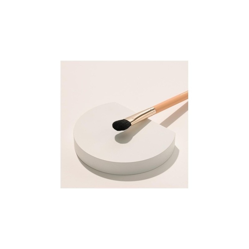 201 All Over Eyeshadow Large Brush / 201 올오버 아이섀도우