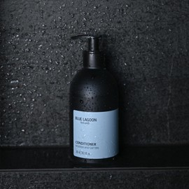 Blue Lagoon Skincare Conditioner - Enriched with Blue Lagoon Seawater - Nourish, Hydrate, Detangle & Soften Hair - Creamy Lightweight Texture - For All Hair Types - 300ML
