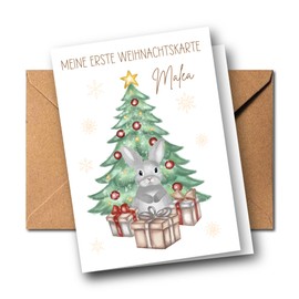 Meine Erste Weihnachtskarte personalisiert für Baby´s 1. Weihnachten – Niedliches Tier vorm Weihnachtsbaum mit Geschenken –Weihnachtsgrußkarte mit Name für Babys | DIN A6 Faltkarte (Hase)