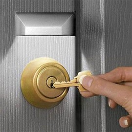 Keyhole Light,AMZSTAR 4LED Keyhole Lamp Infrared PIR Motion Detector Cabinet Light Battery Operated Bedroom Emergency Light Small Night Light Door Lock Sensor Light (1pcs Silver)