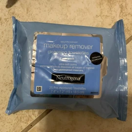 Neutrogena MakeUp Remover Cleansing Towelettes - 25 Pre Moistened Towelettes