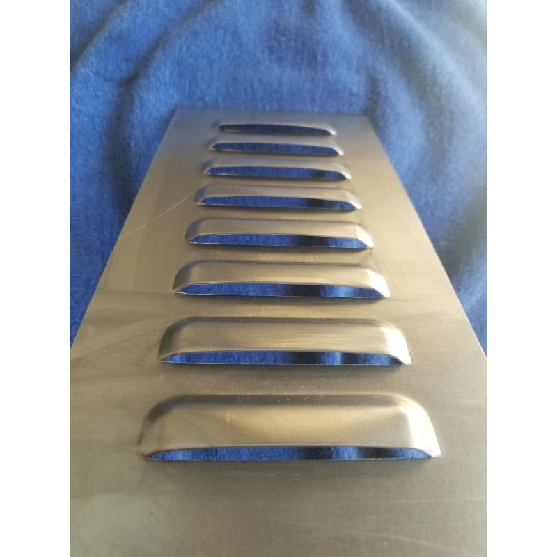 Lou's Louvers eight 3" Flat Louver panels