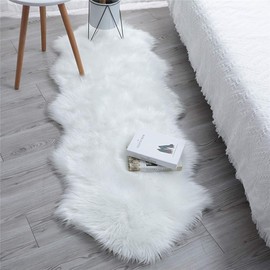 Yihaic Faux Lambskin Sheepskin Rug, Faux Fur in Super Soft Imitation Lambskin Carpet Longhair Fur Look Imitation Wool Bedside Rug Sofa Mat