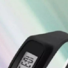 손목 착용 보행 측정 팔찌 이동 거리 소모 열량 표시 운동량 기록 관리 일상 활동 Wristband Pedometer with Distance, Calorie Burn, and Activity Tracker