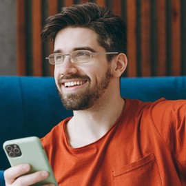 MMOWW Ultra dünne Lesebrille Metall Leichtgewicht für Männer Frauen, Blaues Licht Blockieren Kompakte Computerbrille Tragbare Einzigartige Dehnbare Schlanke Flache Fall Schwarz (Gold, +2.0)