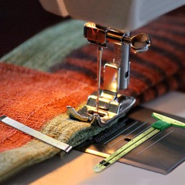 JUHONNZ Sewing Clips, 20 Pieces Fabric Clips, Stainless Steel Hem Clips, Metal Sewing Clips, Wonder Clips, Measuring Device, Clothing Clips, Measuring Fabric Clips for Quilting, Fixing and Marking