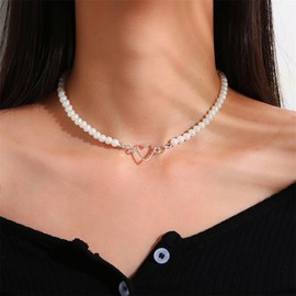 Cimenexe Bohemian Pearl Heart Choker Necklace Silver Hollow Heart Pendant Necklace Round Pearl Heart Collar Necklace Minimalist Heart Chain Necklace Jewelry for Women and Girls Gifts