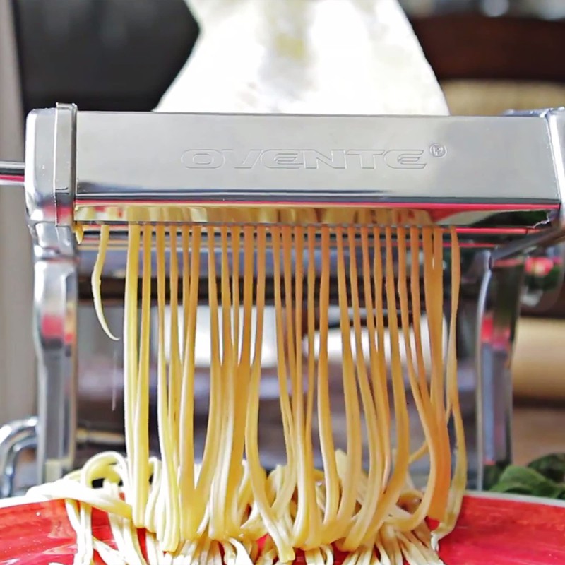 OVENTE Manual Stainless Steel Pasta Maker Machine and 7 Thickness