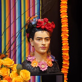 Home Decor Indoor Bust Statue - Resin Frida Bust-Statue Mexican Woman Decor Whimsigoth Home Decor Statues for Home Decor Moody Decor Sculptures Home Decor Living Room Decorations 12 * 8 * 15.5 Inch