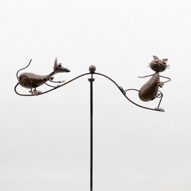 1.35m Cat & Mouse Rusty Tom Jerry Spinner - Brown Distressed Metal Stake Holder