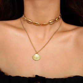 Xmsrn Vintage Layered Scallop Pendant Necklace Shell Conch Choker Necklace Gold Cowrie Choker Necklace Boho Shell Cowrie Necklace for Women