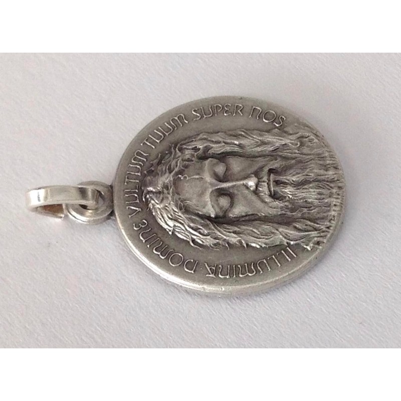 I G J The Holy Face of Christ Medal
