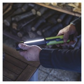 EMOS ausziehbare LED Arbeitsleuchte, aufladbare Akku-Inspektionsleuchte mit 3 Lichtmodi, wasserdichte Werkstattlampe mit 2000mAh Akku inkl. USB-C Ladekabel, Leuchtdauer 16h, Helligkeit 450lm