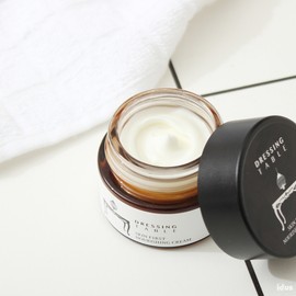 Moist moisturizing horse oil camellia cream⭐Skin first nutritious cream / 촉촉한 찐보습 마유동백크림⭐스킨처음 영양크림