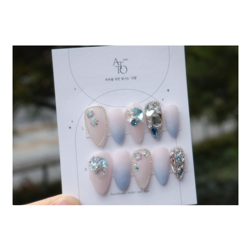 Handmade nail tips - Snow Flower ❄ - Stiletto Blossom