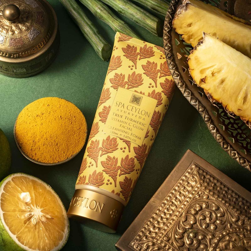 SPA CEYLON True Turmeric Vitamin C Glow Facial Cleansing Foam