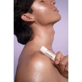 YIYI BEAUTY BY LESSLIE POLINESIA Iluminador multifuncion | Divine Glow Celestial. producto multifuncional que no solo resalta tu belleza natural, sino que también funciona como rubor, iluminador y sombra