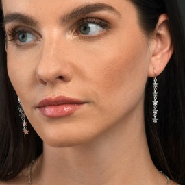 namana 925 Silver Threader Earrings for Women with Star Motifs, Dainty Star Chain Earrings for Women and Teenage Girls in 925 Sterling Silver, Long Earrings for Women in Silver or Gold, Sterling