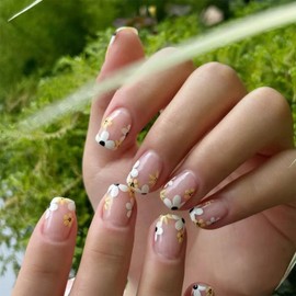 Spring Flower Press on Nails Short Square Fake Nails with Summer Floral White Flower Daisy Glue on Nails Pink Glossy Coffin Stick on Nails Acrylic False Nails for Women Manicure Decoration 24Pcs
