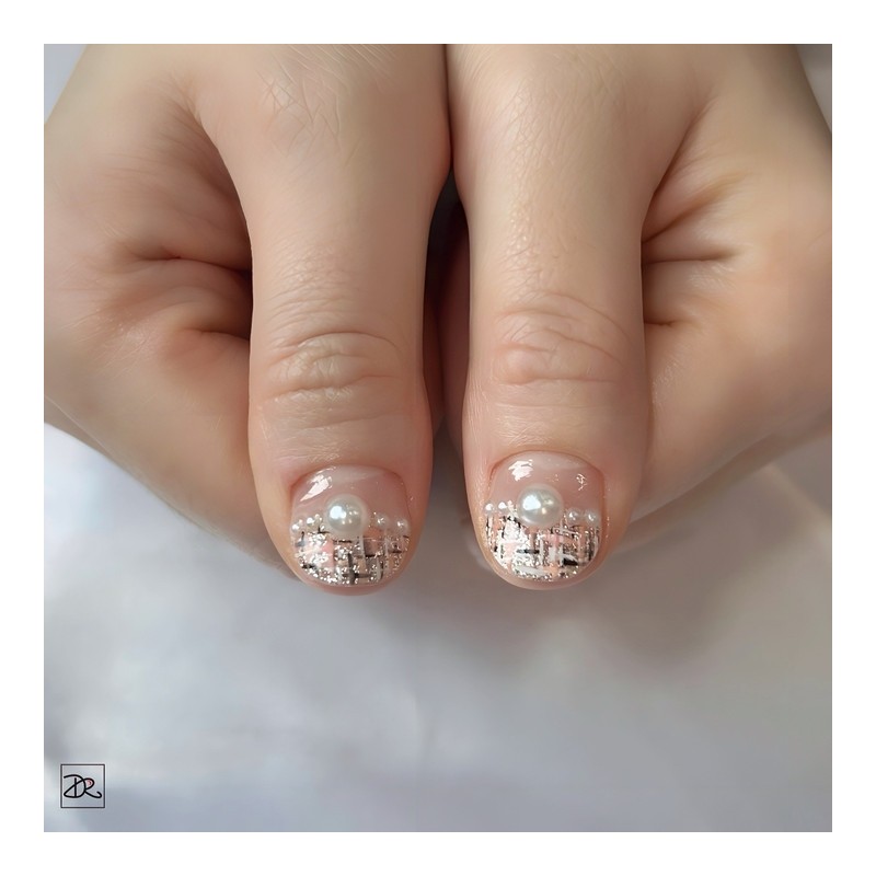 Dara Beauty 2024 January Art of the MonthTweed Check Nail❣