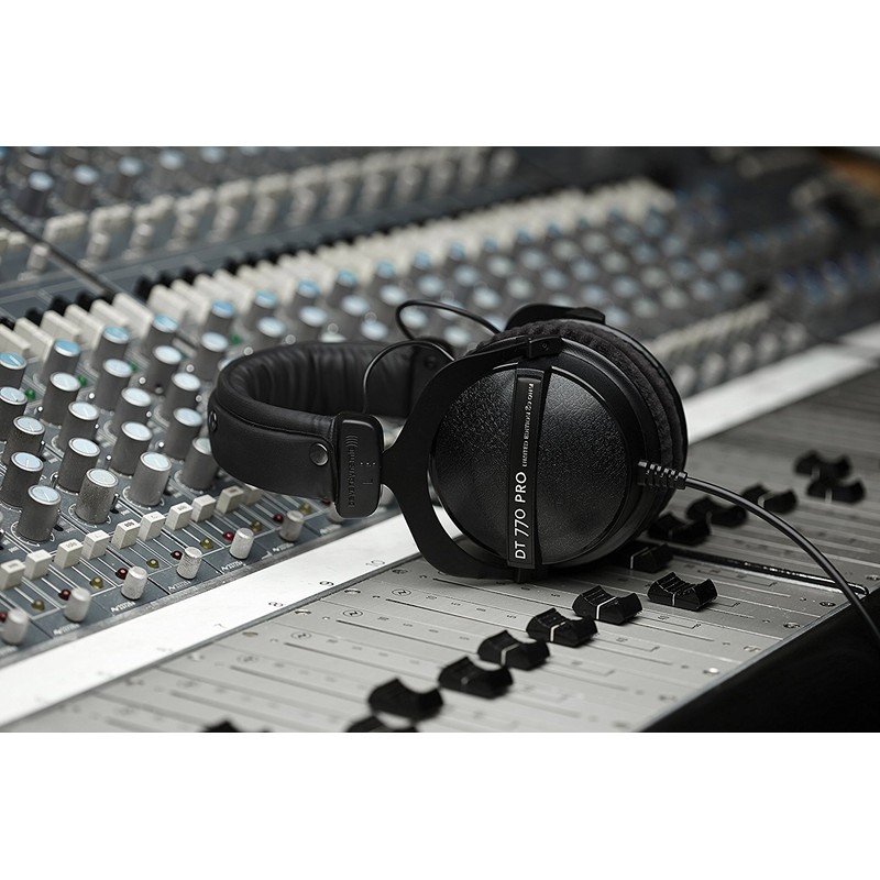 beyerdynamic DT 770 Pro 80 ohm Limited Edition Professional Studio