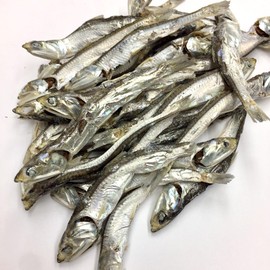 Niboshi (500g) - Made in Kagawa Prefecture, a soft and light soup stock that can be eaten as is