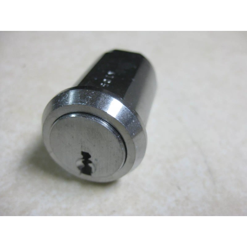 Medeco Lock Cylinder - No Keys - Vending Machine? K105