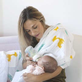 HOMYBABY® Muslin Baby Cloth 120 x 120 cm - Organic Cotton - Baby Blanket for Newborns - Can be Used as Burp Cloth, Blanket for Prams, Cribs, Changing Table or for Swaddling (1, Elephant & Giraffe, 120