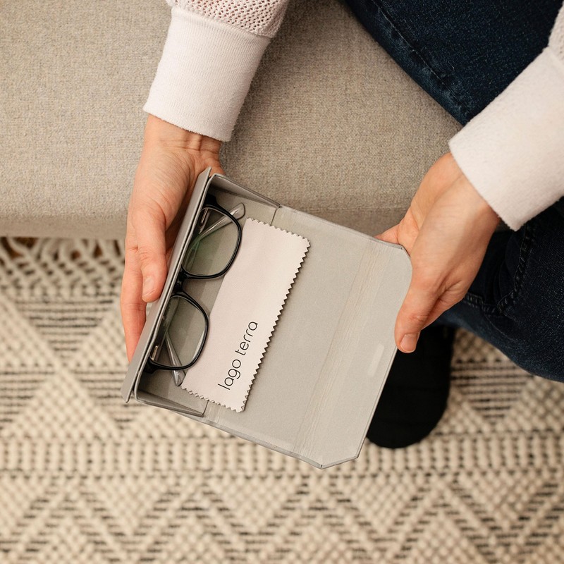 LAGO TERRA Premium Triangular Foldable Glasses Case - Grey
