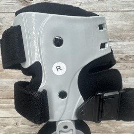 Comfortland Medical Universal Knee Brace *RIGHT KNEE BRACE* OA-200-R, Grey