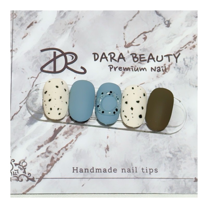 Dara Beauty November Art of the MonthMatte Spotted Donut Nail❣